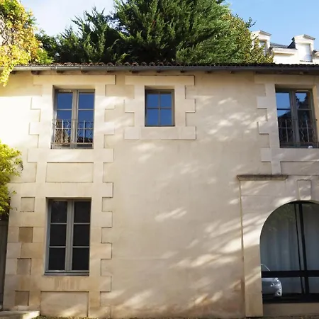 Apartment Le Celeste: Hypercentre, Quiet And Parking Poitiers