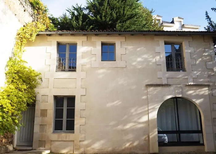 Apartment Le Celeste: Hypercentre, Quiet And Parking Poitiers